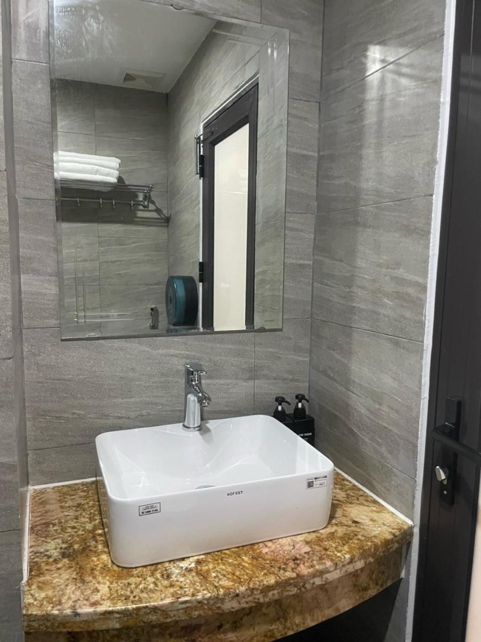 Vinh Yen Kim Thanh Hotel, Vinh Phuc - Near Heron Lake Golf, Dam Vac מראה חיצוני תמונה